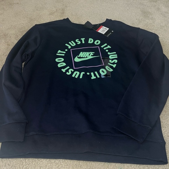 Nike Other - NWT! Nike sweatshirt